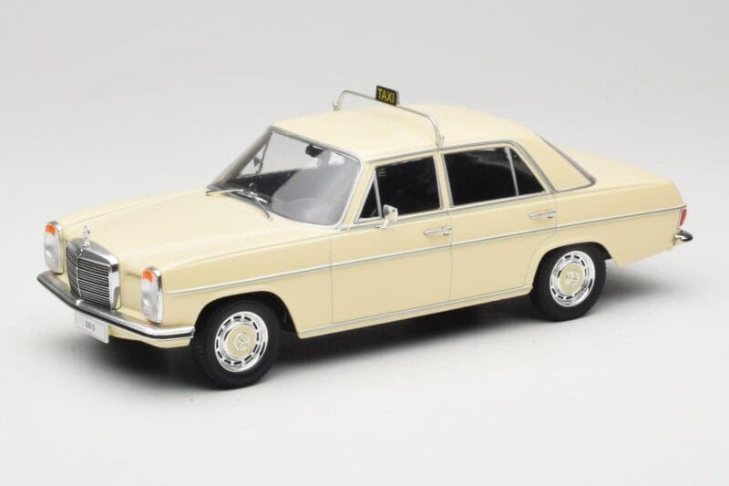 Mercedes W115 Бежов Taxi MCG 1:18 MCG18055 Метал