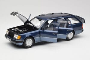 Mercedes 300D W124 T-Modell Nautical Син Norev 1:18 183962 Метал — снимка 2 от 8