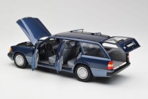 Mercedes 300D W124 T-Modell Nautical Син Norev 1:18 183962 Метал — снимка 5 от 8