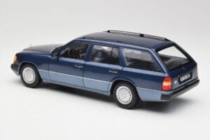 Mercedes 300D W124 T-Modell Nautical Син Norev 1:18 183962 Метал — снимка 7 от 8