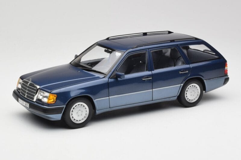 Mercedes 300D W124 T-Modell Nautical Син Norev 1:18 183962 Метал