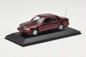 Mercedes W124 Dark Red Metallic Minichamps 1:43 MB002 Метал — снимка 2 от 4