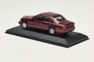Mercedes W124 Dark Red Metallic Minichamps 1:43 MB002 Метал — снимка 3 от 4