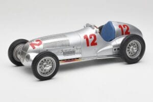 Mercedes W125 #12 R. Caracciola Grand Prix 1937 CMC 1:18 M-052 Метал