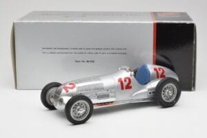 Mercedes W125 #12 R. Caracciola Grand Prix 1937 CMC 1:18 M-052 Метал — снимка 6 от 6