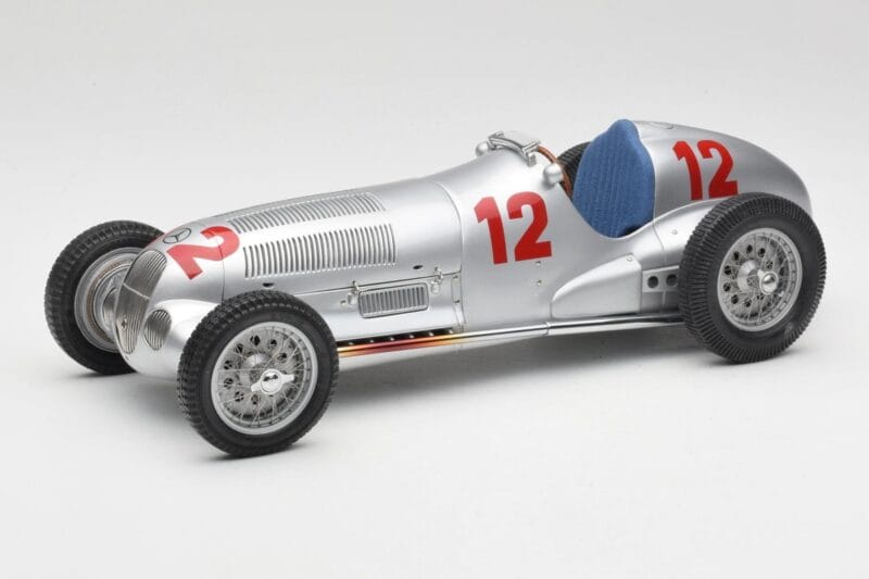 Mercedes W125 #12 R. Caracciola Grand Prix 1937 CMC 1:18 M-052 Метал