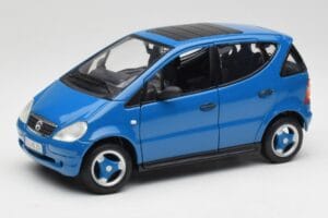 Mercedes A-Class W168 Azure Син Maisto 1:18 50311 Метал
