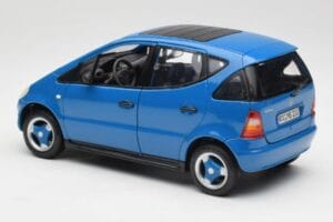 Mercedes A-Class W168 Azure Син Maisto 1:18 50311 Метал — снимка 7 от 8