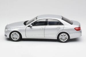 Mercedes E-класа W212 Avantgarde Iridium Сребрист Боя Издание 2 Minichamps 1:18 B66960212-D2 Метал — снимка 4 от 11