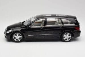 Mercedes R-Class W251 Obsidian Черен Minichamps 1:18 150034601 Метал — снимка 4 от 8
