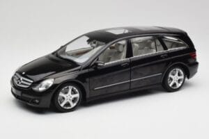 Mercedes R-Class W251 Obsidian Черен Minichamps 1:18 Mercedes R-Class W251 Obsidian Черен Minichamps 1:18 150034601 Метал