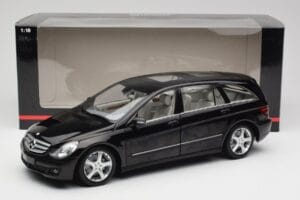 Mercedes R-Class W251 Obsidian Черен Minichamps 1:18 150034601 Метал — снимка 8 от 8