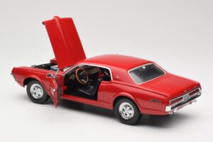 Mercury Cougar XR-7 Червен Sun Star 1:18 1541 Метал — снимка 5 от 8