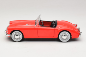 MG A 1600 Roadster Mk I Elvis Presley Blue Hawaii Movie GreenLight 1:18 13524 Метал — снимка 4 от 8