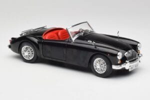 MGA English Roadster Черен Revell 1:18 84559091 Метал — снимка 6 от 8