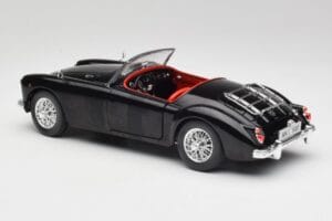MGA English Roadster Черен Revell 1:18 84559091 Метал — снимка 7 от 8