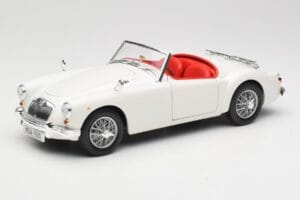 MGA Roadster Old English White Revell 1:18 08455 Метал