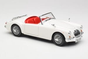 MGA Roadster Old English White Revell 1:18 08455 Метал — снимка 6 от 8