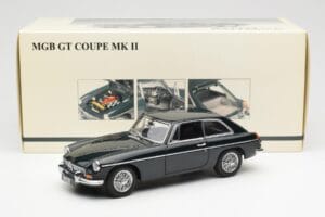 MGB GT Mk2 Coupe Racing Зелен AUTOart 1:18 76602 Метал — снимка 8 от 8