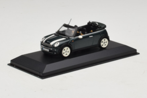 Mini Cooper Кабриолет Зелен с Бяла Ивица Minichamps 1:43 80420309093-R1 Метал — снимка 2 от 5