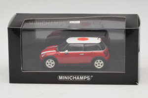Mini Cooper Червен с Японско Знаме Minichamps 1:43 80420309024-R1 Метал — снимка 5 от 5