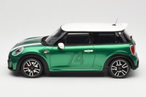 MINI Cooper F56 JCW British Racing Зелен Otto 1:18 OT1098 Смола — снимка 3 от 6