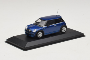 Mini Cooper One R50 Aero Син Minichamps 1:43 431138270 Метал — снимка 2 от 4