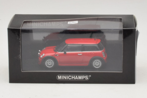 Mini Cooper One R50 Aero Червен Minichamps 1:43 431138272 Метал — снимка 4 от 4