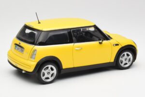 Mini Cooper One R50 Аеродинамичен Пакет Жълт Kyosho 1:18 80430148553 Метал — снимка 3 от 8