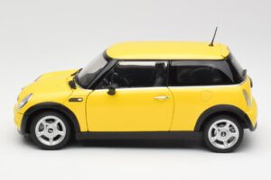 Mini Cooper One R50 Аеродинамичен Пакет Жълт Kyosho 1:18 80430148553 Метал — снимка 4 от 8