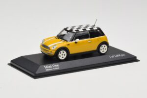 MINI One R50 Жълт Minichamps 1:43 431138104 Метал — снимка 4 от 5