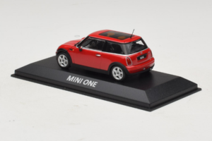 Mini Cooper Червен Minichamps 1:43 MINI010 Метал — снимка 3 от 4