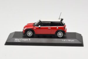 MINI Cooper S R53 Червен Minichamps 1:43 431138200 Метал