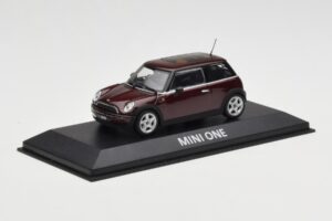Mini One R50 Тъмно Червено С Черен Покрив Minichamps 1:43 MINI008 Метал — снимка 2 от 5