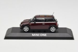 Mini One R50 Тъмно Червено С Черен Покрив Minichamps 1:43 MINI008 Метал