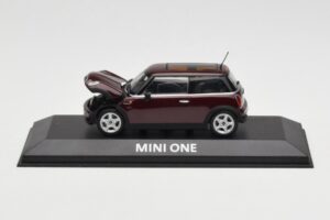 Mini One R50 Тъмно Червено С Черен Покрив Minichamps 1:43 MINI008 Метал — снимка 5 от 5