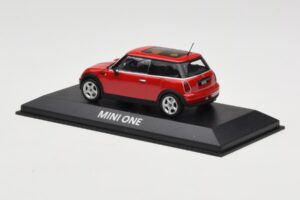 Mini One R50 Червен С Червен Покрив Minichamps 1:43 MINI001 Метал — снимка 3 от 5
