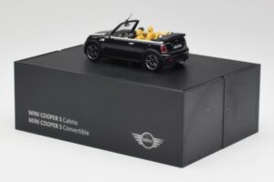 Mini Cooper S R57 Кабриолет Черен Minichamps 1:43 80422148818 Метал — снимка 3 от 4