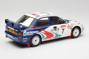 Mitsubishi Lancer Evo 3 Group A #4 T. Makinen / S. Harjanne Rally Australia 1996 Otto 1:18 OT475 Смола — снимка 2 от 6