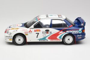 Mitsubishi Lancer Evo 3 Group A #4 T. Makinen / S. Harjanne Rally Australia 1996 Otto 1:18 OT475 Смола — снимка 3 от 6