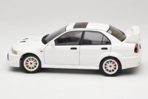 Mitsubishi Lancer Evo VI Tommi Makinen Edition Бял AUTOart 1:18 77157 Метал — снимка 4 от 8