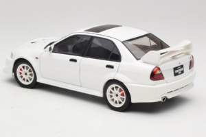 Mitsubishi Lancer Evo VI Tommi Makinen Edition Бял AUTOart 1:18 77157 Метал — снимка 7 от 8