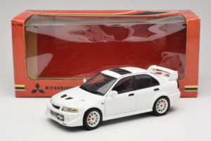Mitsubishi Lancer Evo VI Tommi Makinen Edition Бял AUTOart 1:18 77157 Метал — снимка 8 от 8