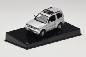 Mitsubishi Pajero SWB Сребърен AUTOart 1:43 57113 Метал — снимка 2 от 4