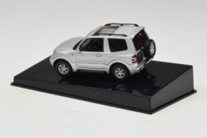 Mitsubishi Pajero SWB Сребърен AUTOart 1:43 57113 Метал — снимка 3 от 4