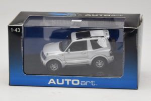 Mitsubishi Pajero SWB Сребърен AUTOart 1:43 57113 Метал — снимка 4 от 4