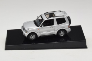 Mitsubishi Pajero SWB Сребърен AUTOart 1:43 57113 Метал