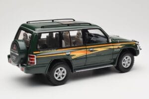 Mitsubishi Pajero V20 LWB Зелен Sun Star 1:18 1225 Метал — снимка 3 от 8