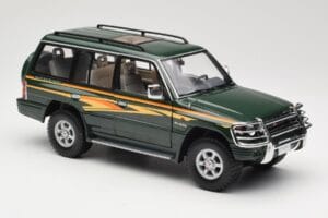 Mitsubishi Pajero V20 LWB Зелен Sun Star 1:18 1225 Метал — снимка 6 от 8