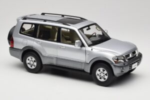 Mitsubishi Pajero V73 Син YC Model 1:18 241218040102010209 Метал — снимка 6 от 8